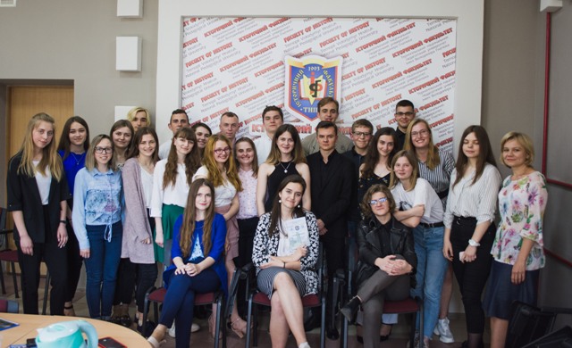 Загальне фото після 7-годинного _наукового марафону